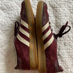 Maroon Adidas Gazelle Women’s Size 10 Gum Sole